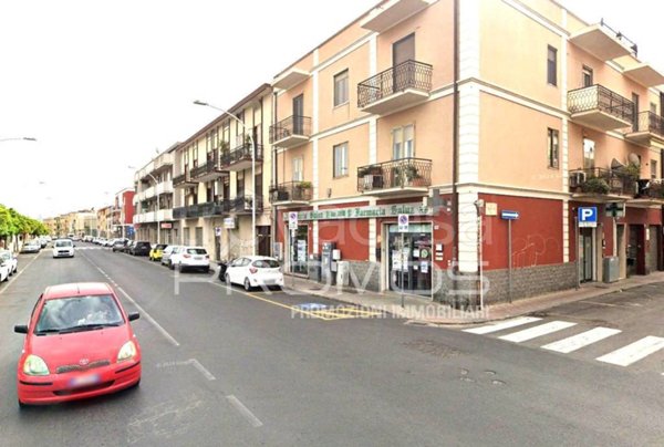 locale commerciale in vendita a Cagliari in zona Pirri