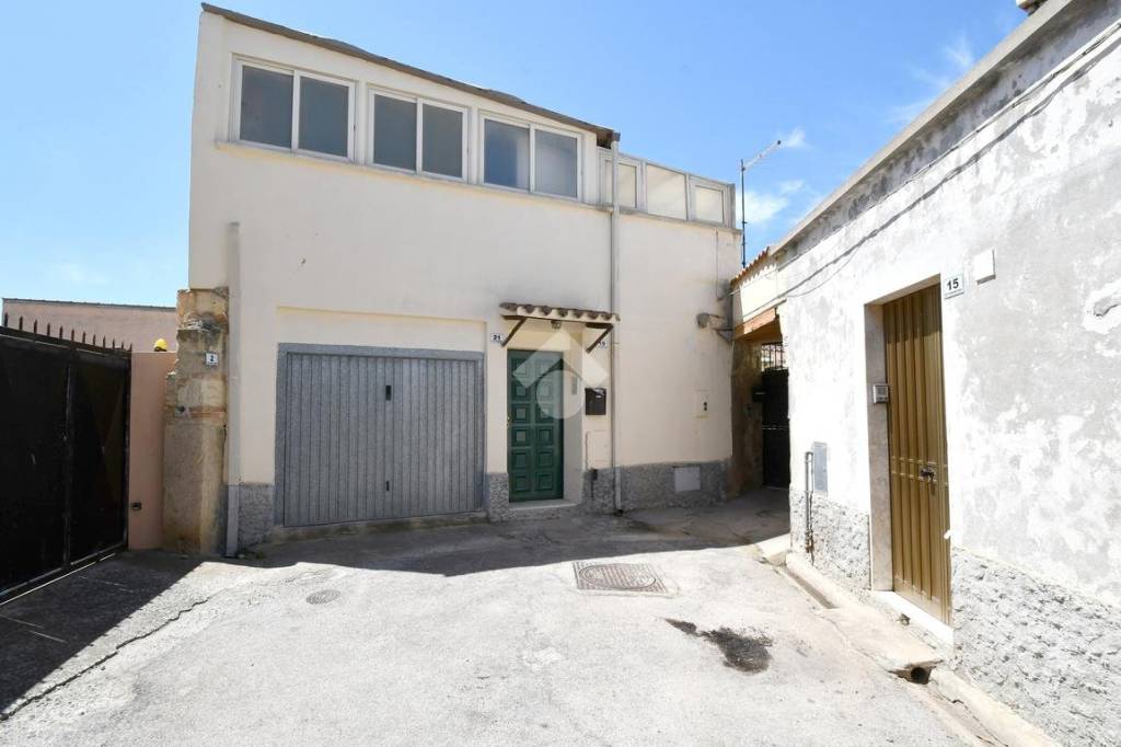 casa indipendente in vendita a Cagliari in zona Pirri