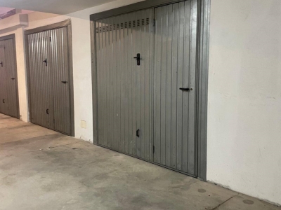 negozio in vendita a Cagliari in zona Pirri