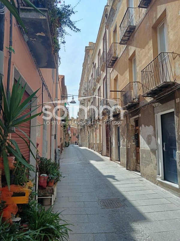 appartamento in vendita a Cagliari in zona Villanova