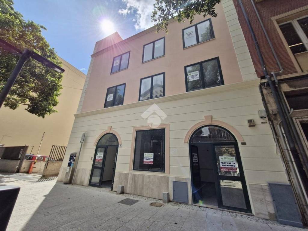 negozio in vendita a Cagliari in zona Stampace/Punici