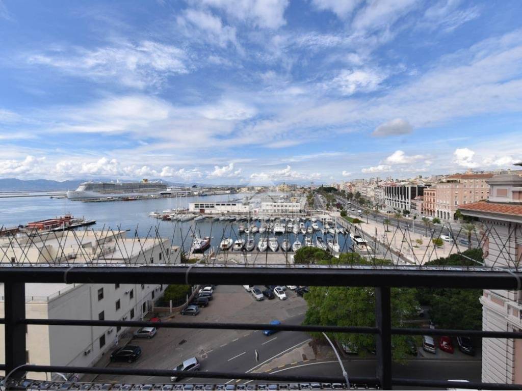 appartamento in vendita a Cagliari in zona Villanova
