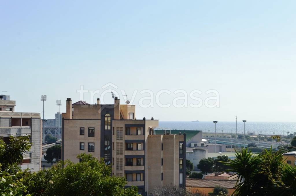 appartamento in vendita a Cagliari in zona Bonaria