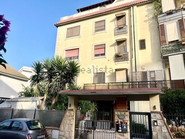appartamento in vendita a Cagliari in zona Genneruxi