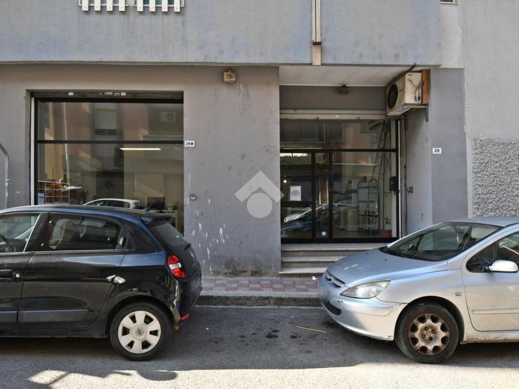 negozio in vendita a Cagliari in zona Is Mirrionis/San Michele