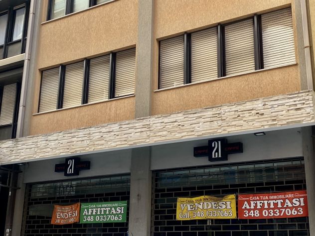 negozio in vendita a Cagliari in zona Villanova