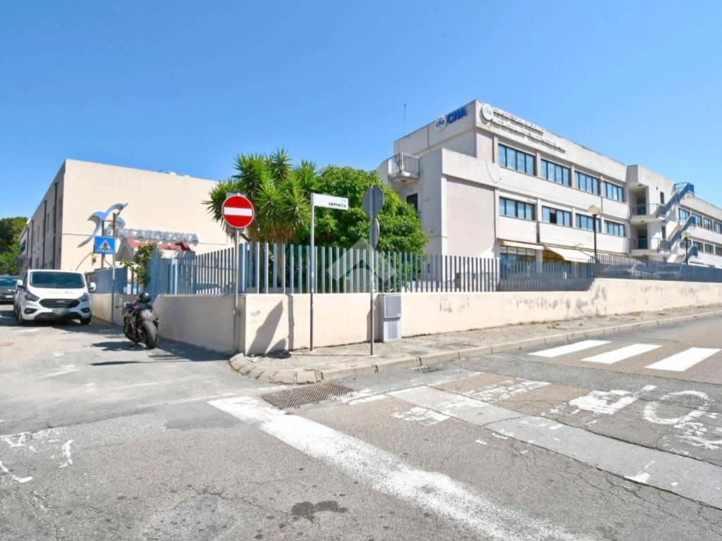 ufficio in vendita a Cagliari in zona Sant'Avendrace