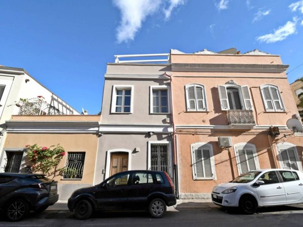 appartamento in vendita a Cagliari in zona Villanova