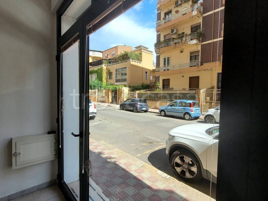 monolocale in vendita a Cagliari in zona Genneruxi