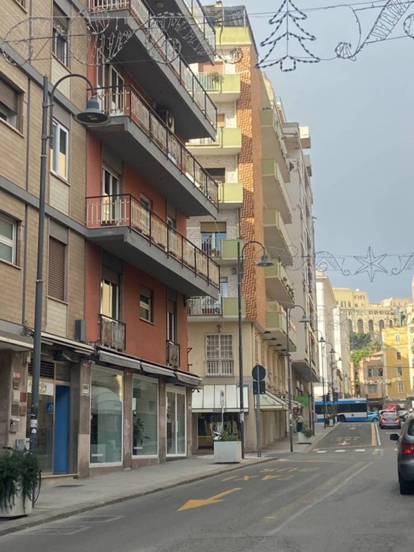 appartamento in vendita a Cagliari in zona Villanova