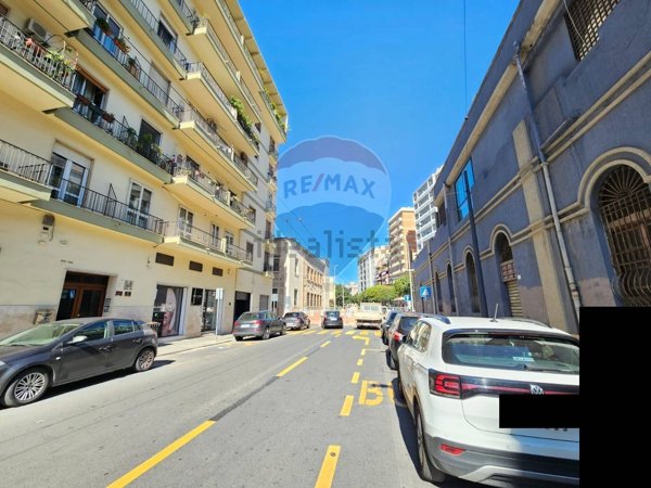 locale commerciale in vendita a Cagliari
