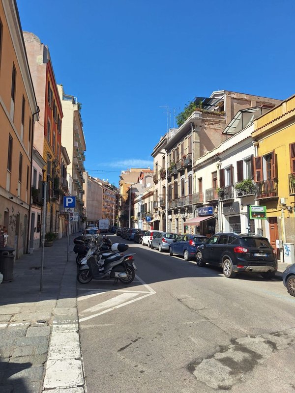 locale commerciale in vendita a Cagliari in zona Stampace/Punici