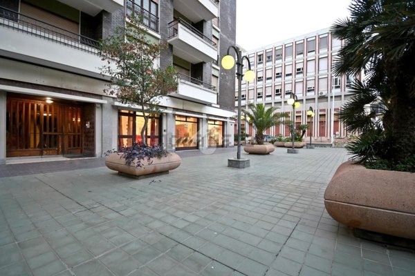 locale commerciale in vendita a Cagliari