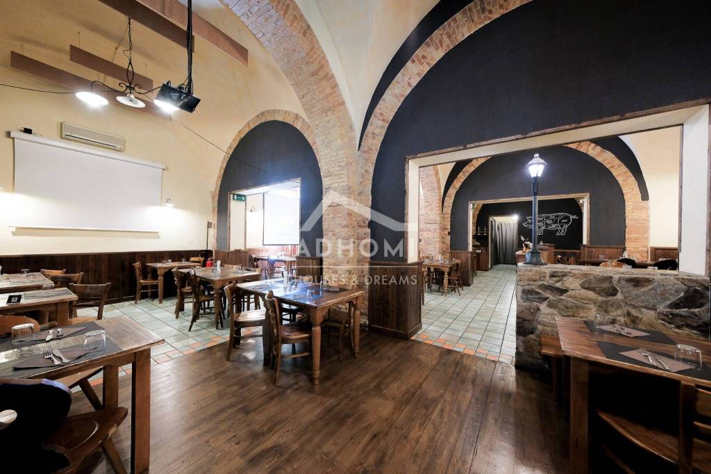 negozio in vendita a Cagliari in zona Stampace/Punici