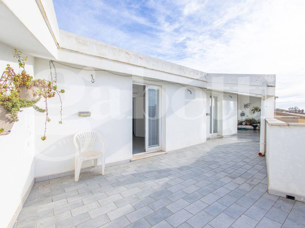 intera palazzina in vendita a Cagliari in zona Pirri