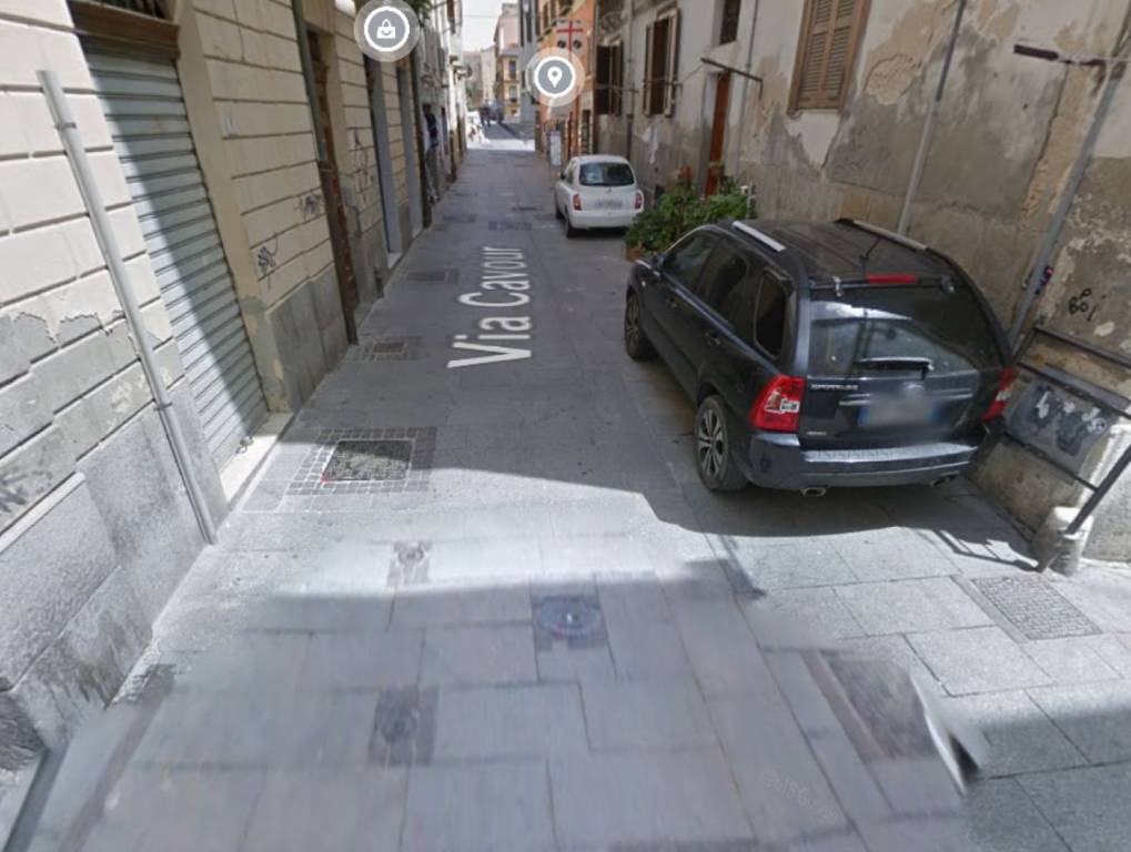 negozio in vendita a Cagliari in zona Marina