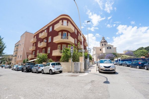 appartamento in vendita a Cagliari in zona Bonaria