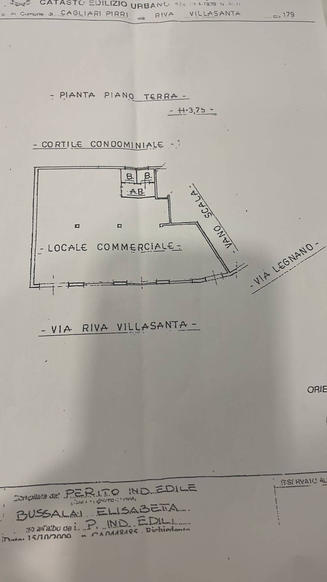 locale commerciale in vendita a Cagliari in zona Pirri