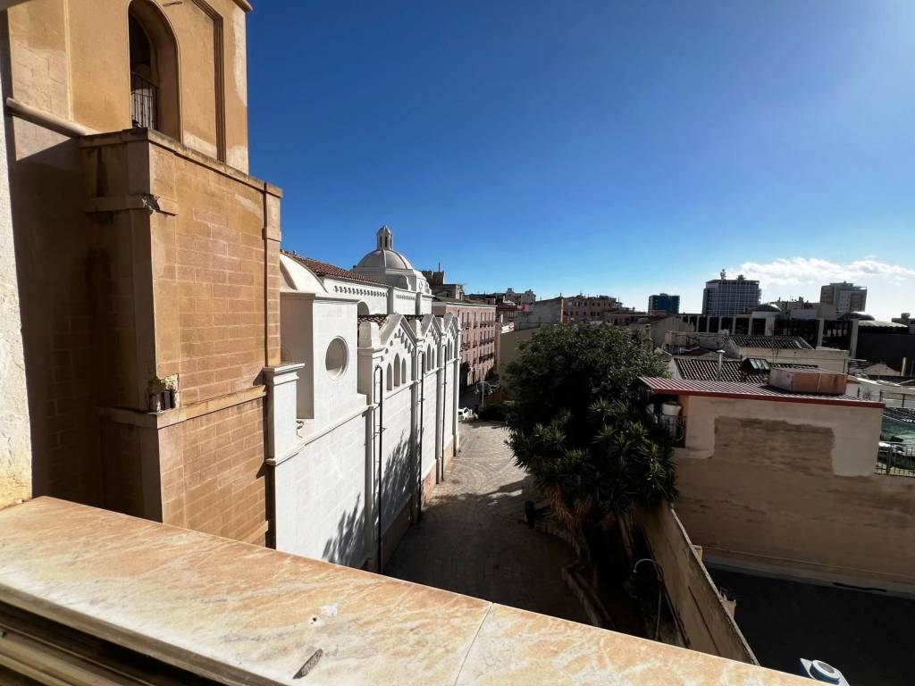 appartamento in vendita a Cagliari in zona Marina