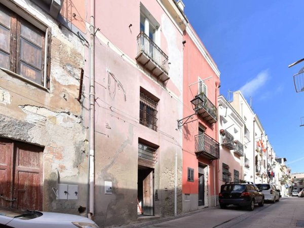 appartamento in vendita a Cagliari in zona Stampace/Punici