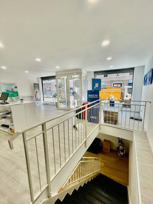 locale commerciale in vendita a Cagliari