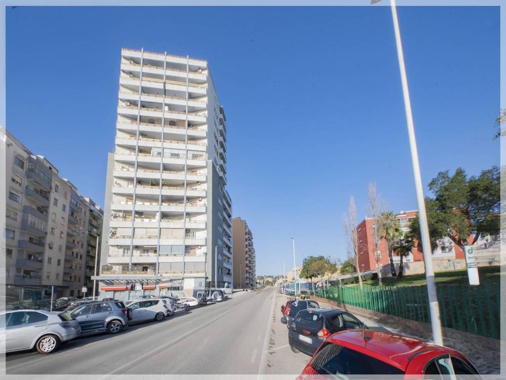appartamento in vendita a Cagliari in zona Fonsarda / zona Giudici