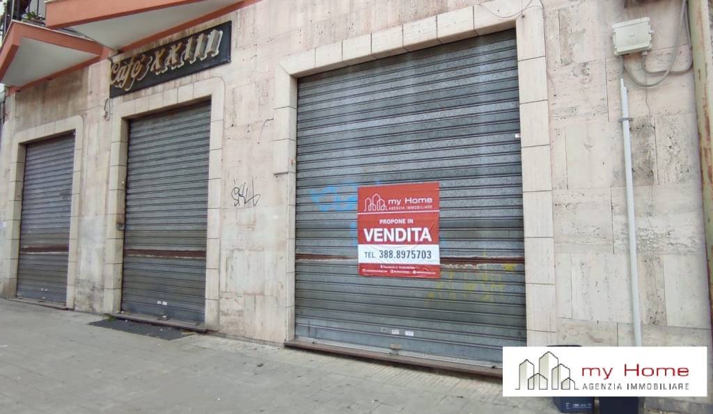negozio in vendita a Cagliari in zona Genneruxi