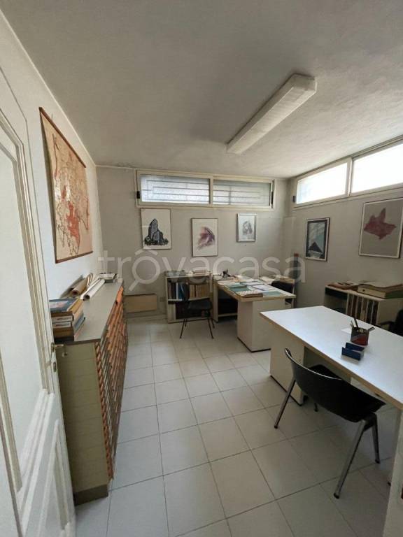 locale commerciale in vendita a Cagliari in zona Quartiere Europeo