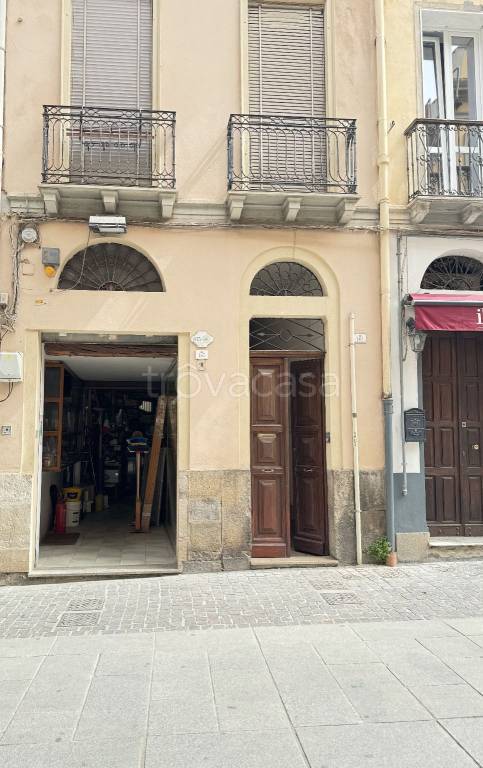 negozio in vendita a Cagliari in zona Stampace/Punici