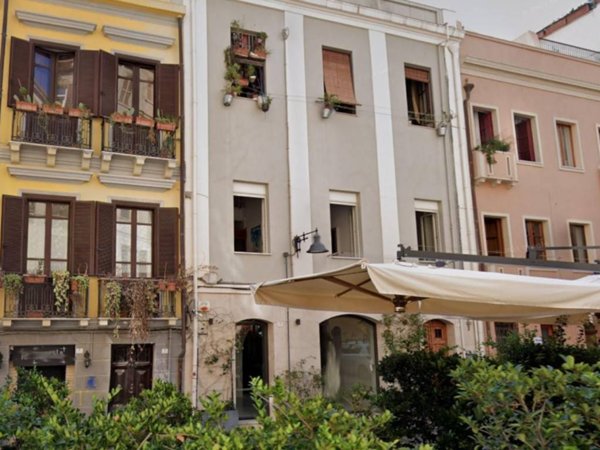 locale commerciale in vendita a Cagliari in zona Villanova