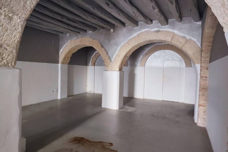 negozio in vendita a Cagliari in zona Villanova