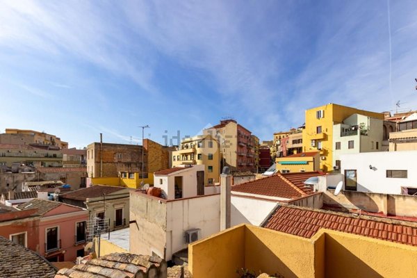 appartamento in vendita a Cagliari in zona Villanova
