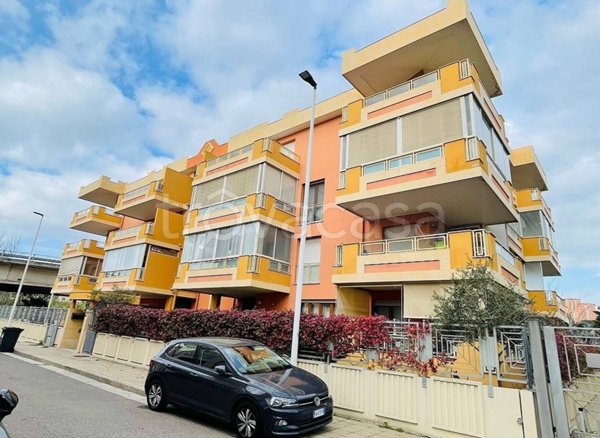 appartamento in vendita a Cagliari in zona Genneruxi