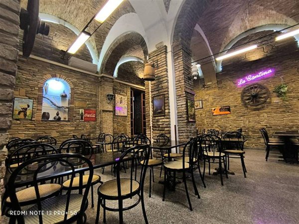 negozio in vendita a Cagliari in zona Marina