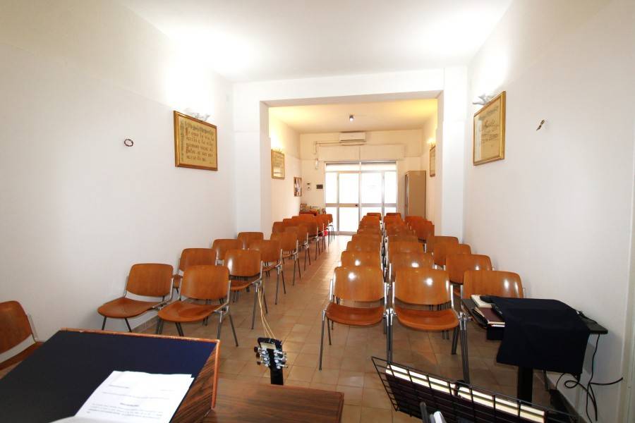 locale commerciale in vendita a Cagliari in zona San Benedetto