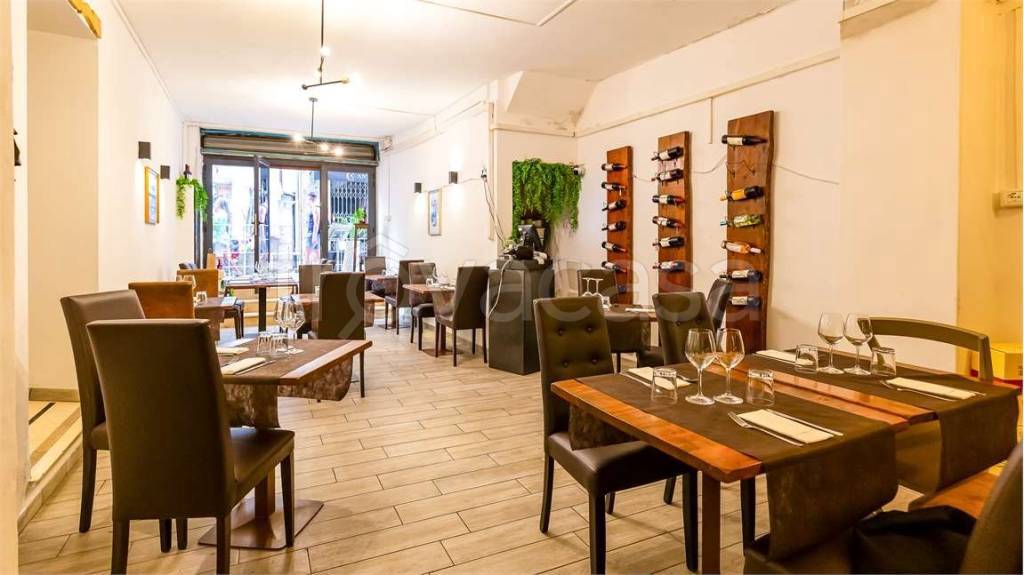 negozio in vendita a Cagliari in zona Marina