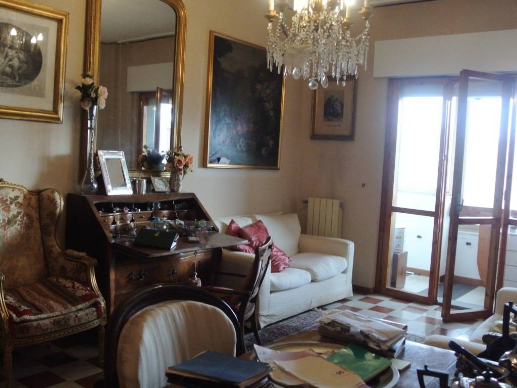 appartamento in vendita a Cagliari in zona Genneruxi