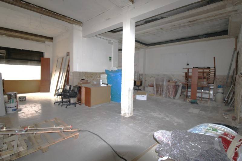 locale commerciale in vendita a Cagliari in zona Villanova