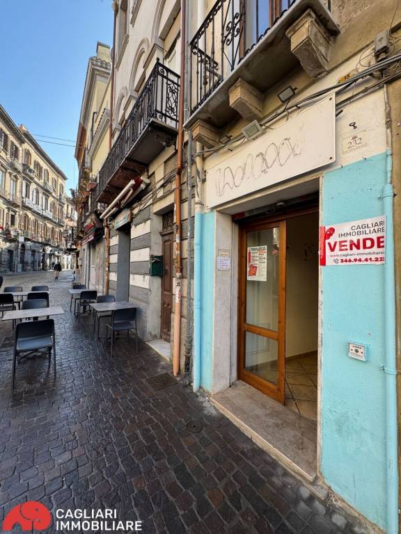 negozio in vendita a Cagliari in zona Stampace/Punici