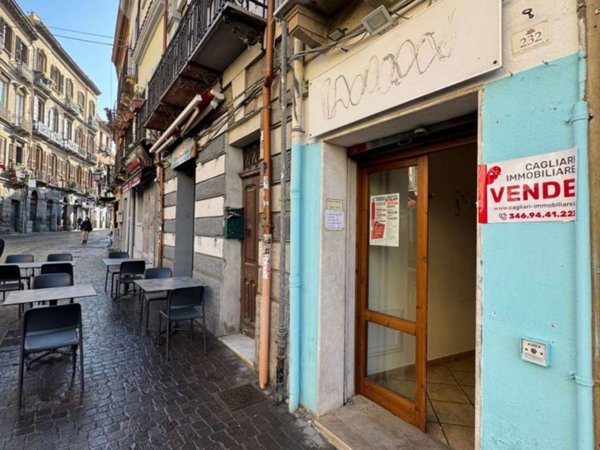 negozio in vendita a Cagliari