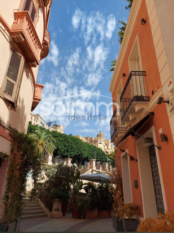 locale commerciale in vendita a Cagliari in zona Villanova