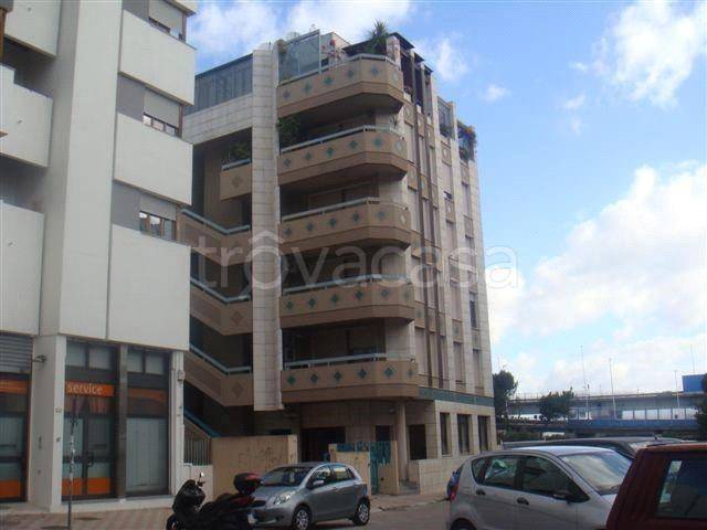 negozio in vendita a Cagliari in zona San Benedetto