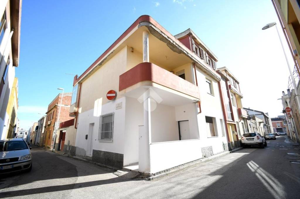 appartamento in vendita a Cagliari in zona Pirri