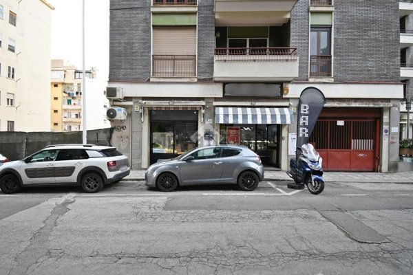 locale commerciale in vendita a Cagliari