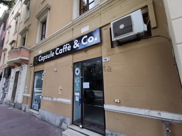 locale commerciale in vendita a Cagliari in zona Tribunale