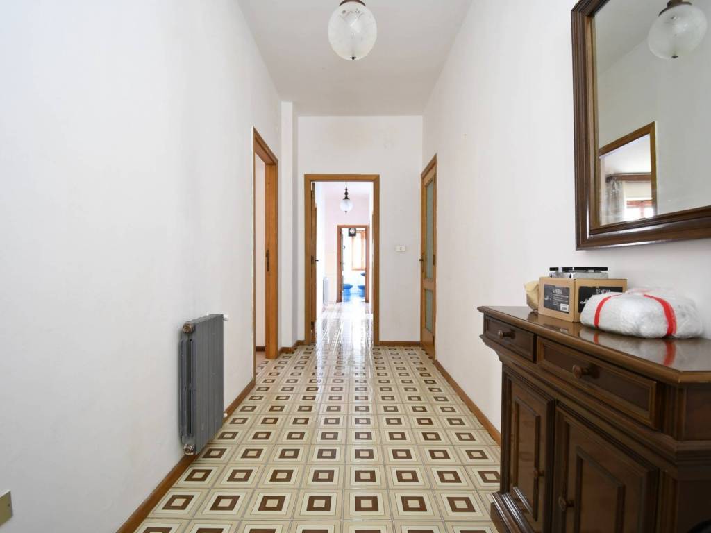 appartamento in vendita a Cagliari in zona Genneruxi