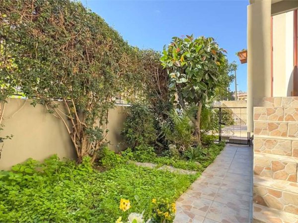 appartamento in vendita a Cagliari in zona Genneruxi