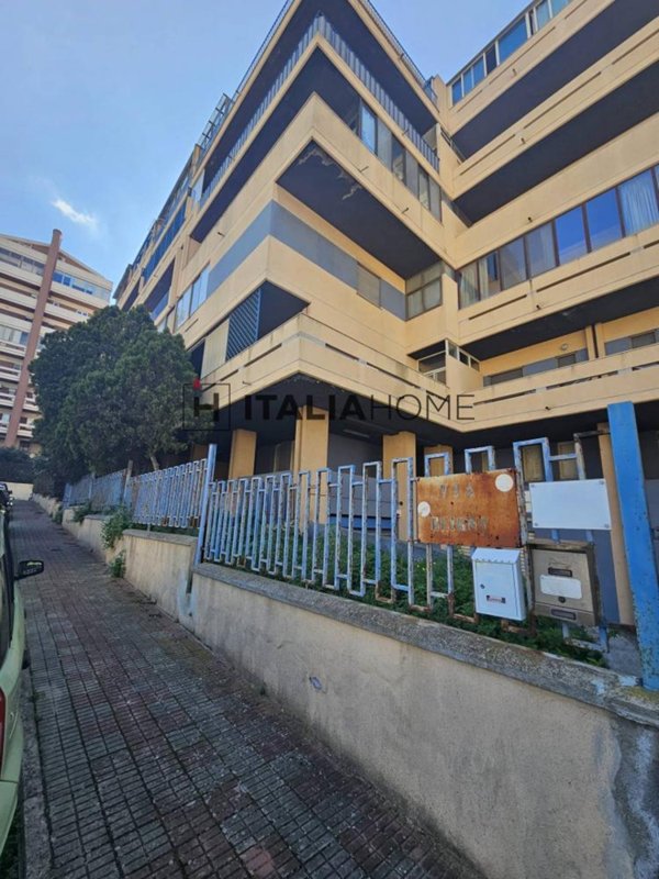 ufficio in vendita a Cagliari in zona Tuvixeddu/Tuvumannu