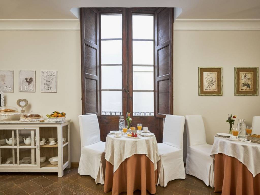 intera palazzina in vendita a Cagliari in zona Castello