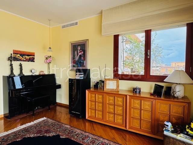 appartamento in vendita a Cagliari in zona Genneruxi